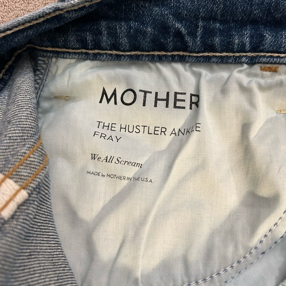 🔥MOTHER Denim The Hustler Ankle Fray Jeans in We All Scream🔥 - Picture 4 of 10